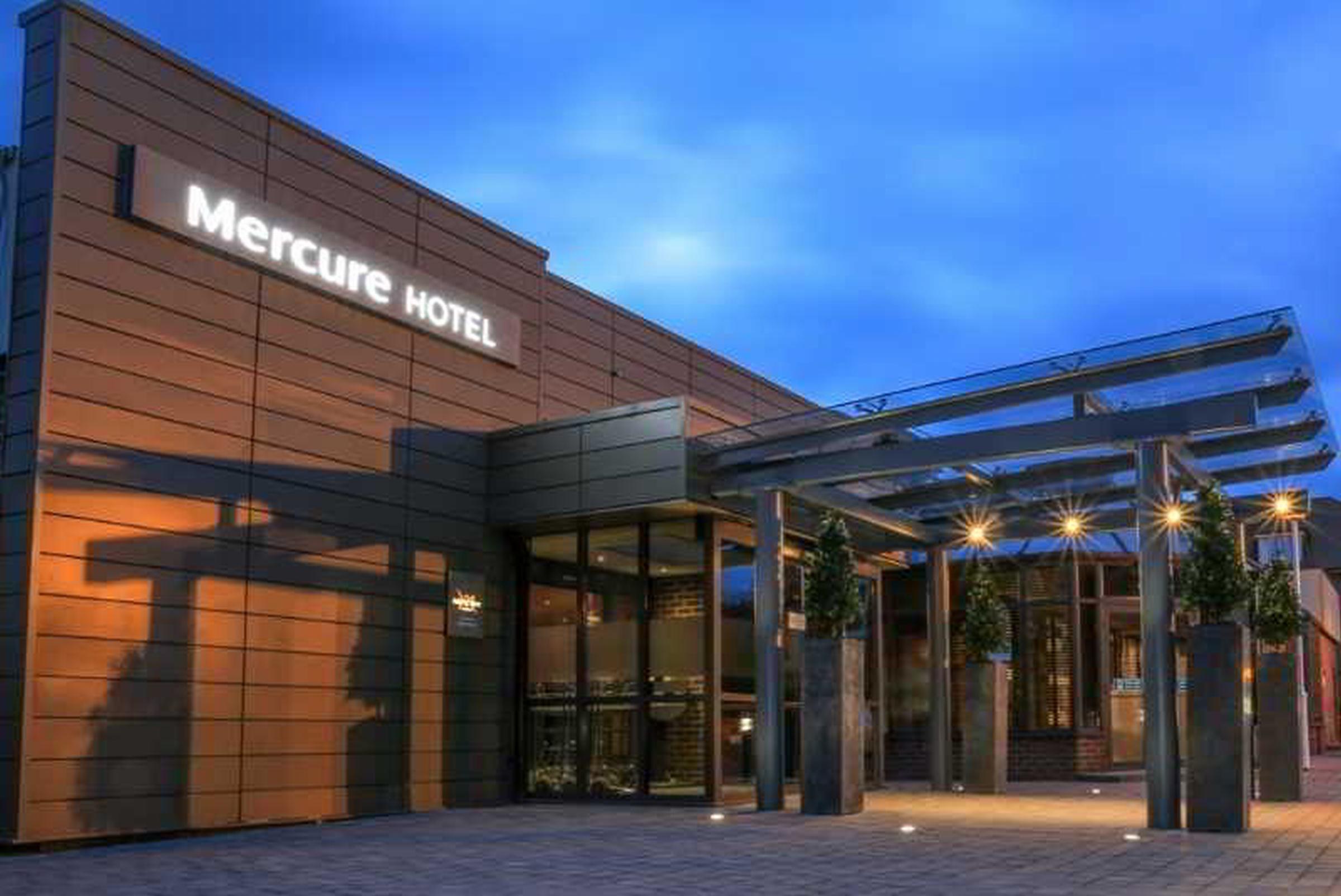 Mercure London Heathrow Airport Hillingdon Extérieur photo